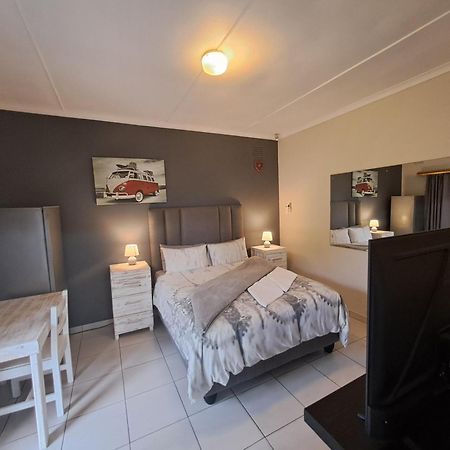 Home Away From Home Pinetown Eksteriør billede